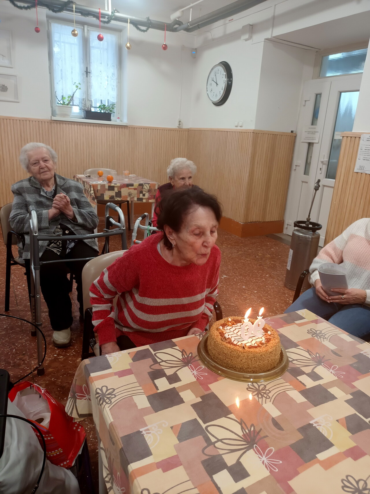 Szeretettel köszöntöttük Marián Éva nénit 90. születésnapja alkalmából! – JSZTIO