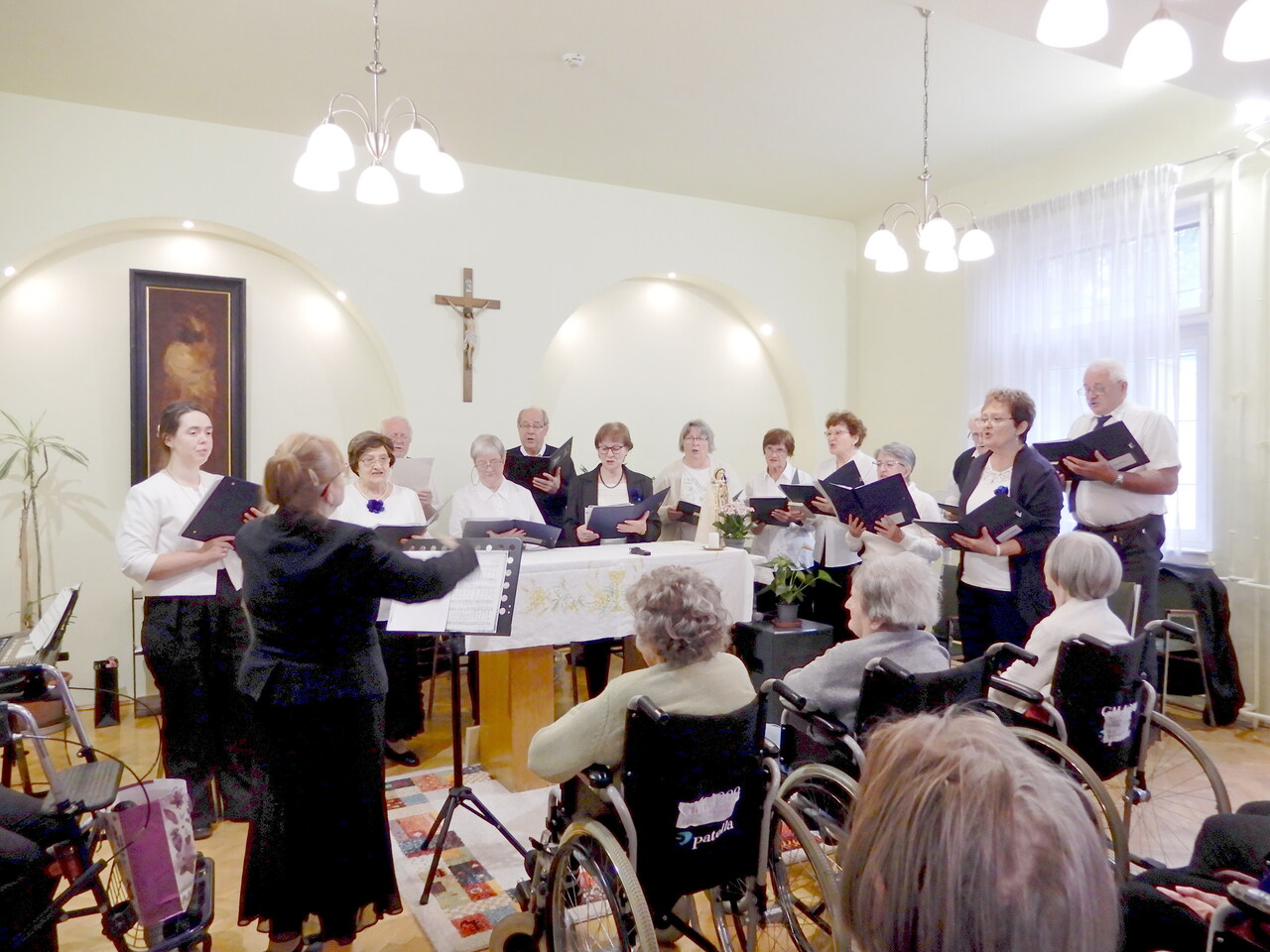 Mária-énekek a Coelestis Regina Kórus előadásában – JSZTIO