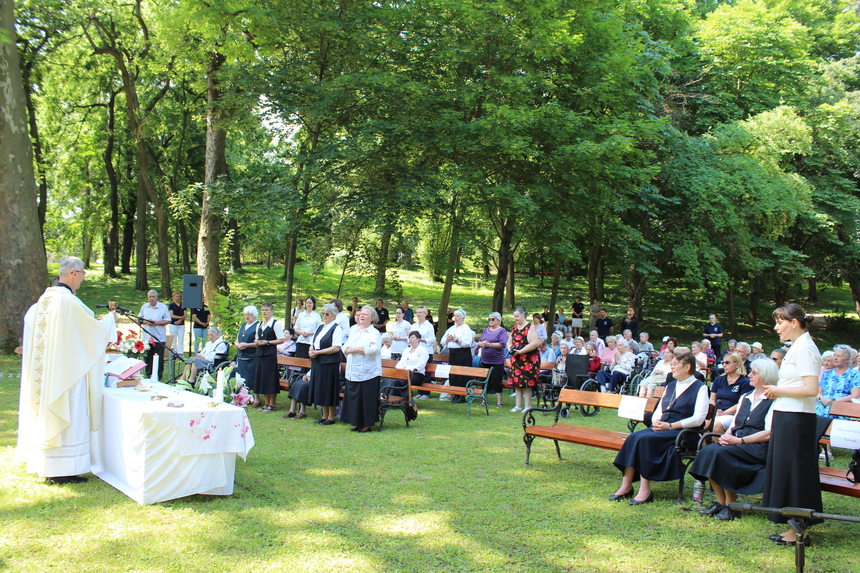 „HÁLA JÉZUS SZENT SZÍVÉNEK MIND FÖLDÖN, MIND MENNYBEN!”