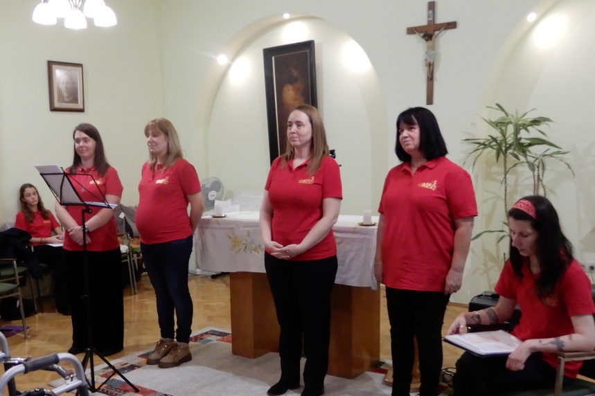 „Fénybe öltözött dalok”, karácsonyi koncert – JSZTIO