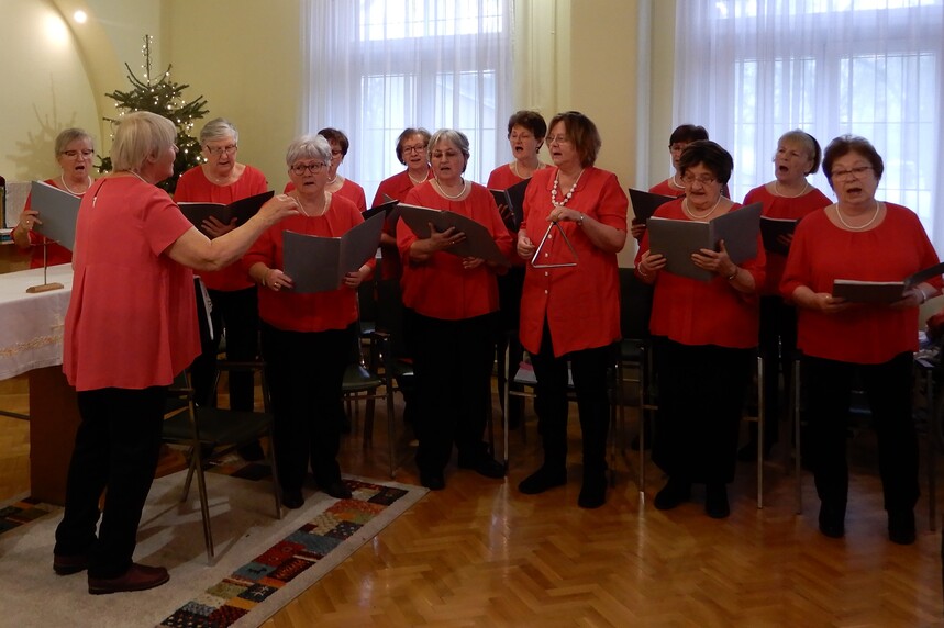 A Péceli Női Kar újévi koncertje – JSZTIO